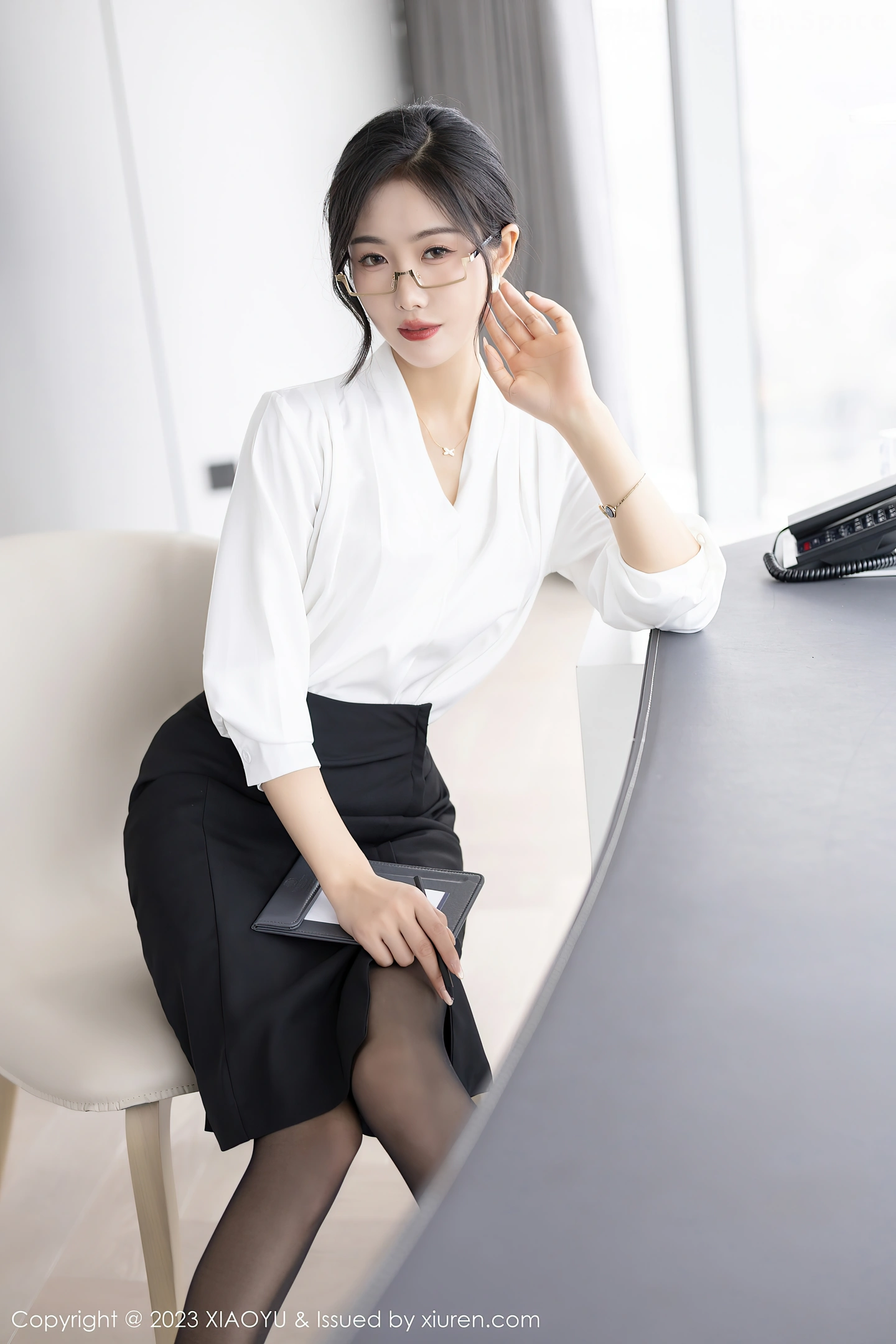 图片[6]-[XiaoYu画语界]Vol.1005 模特苏苏阿OL职业装露白色蕾丝内衣秀曼妙身姿迷人诱惑写真87P-秀人网官方网站